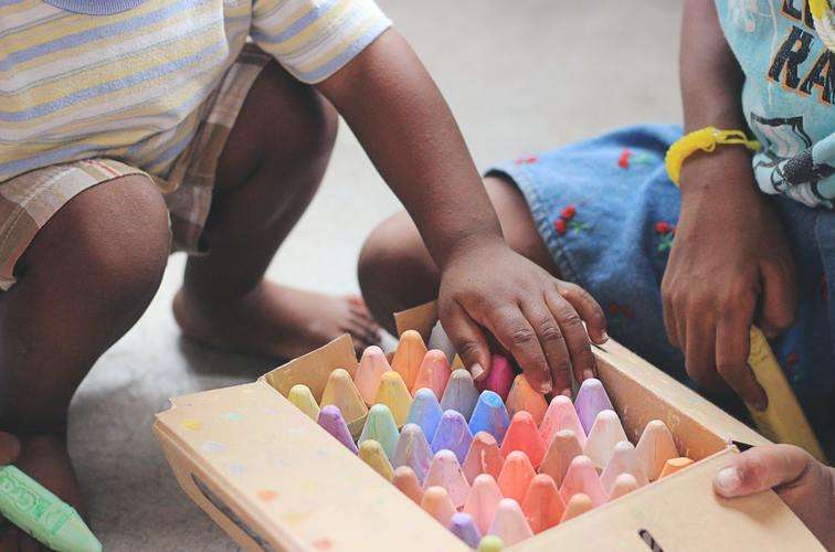Lebe im Ausland und betreue Kinder als Au Pair